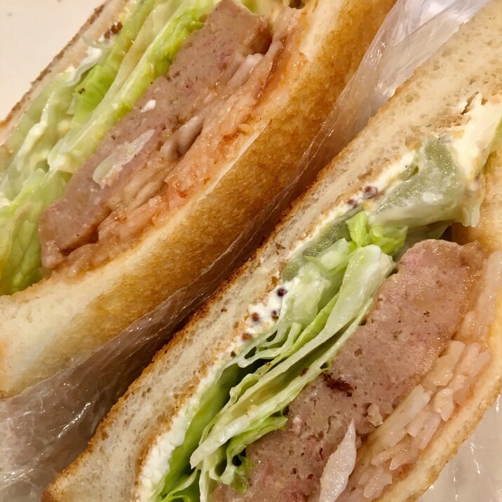 チキンハンバーグとクリームチーズのホットサンド♪